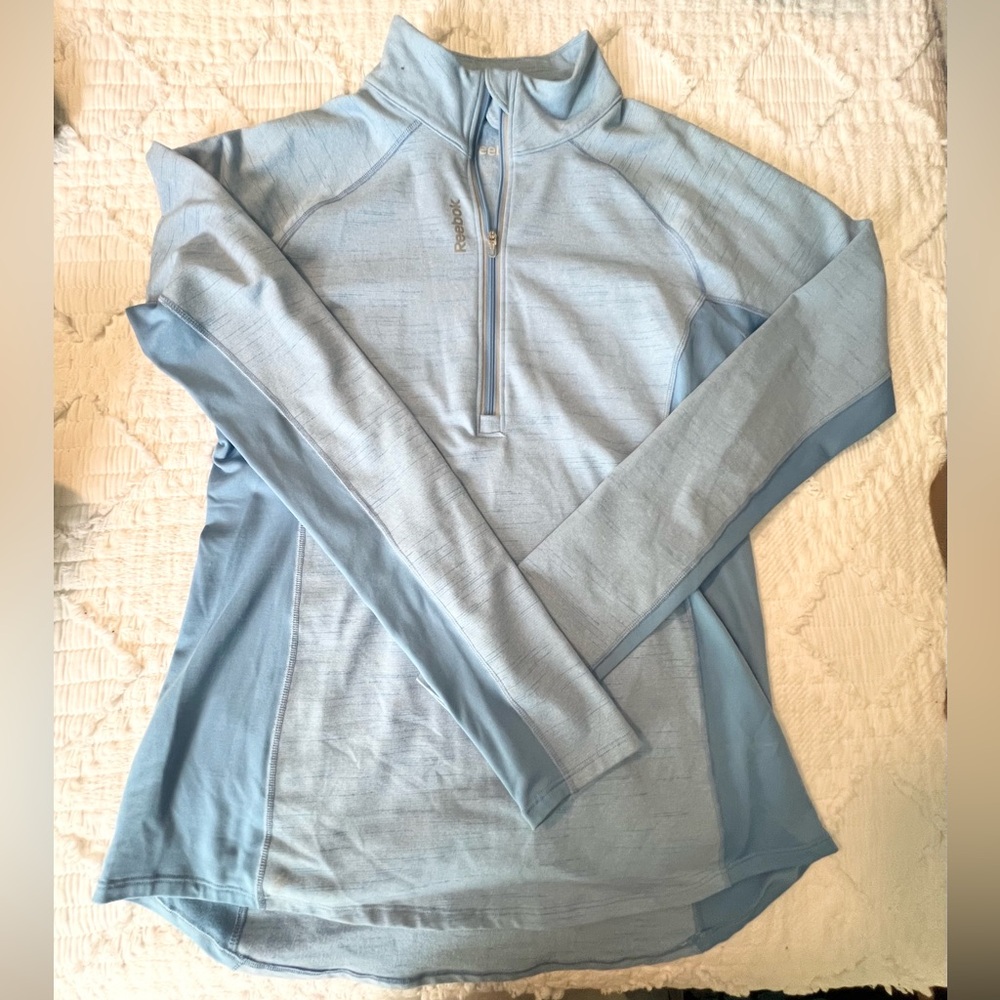 Athletic top size large light blue